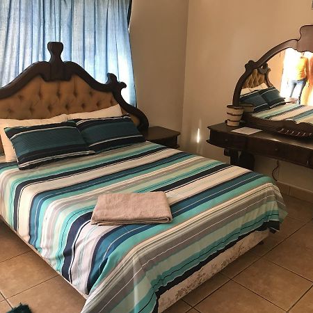 African Sky Guesthouse Windhoek Esterno foto