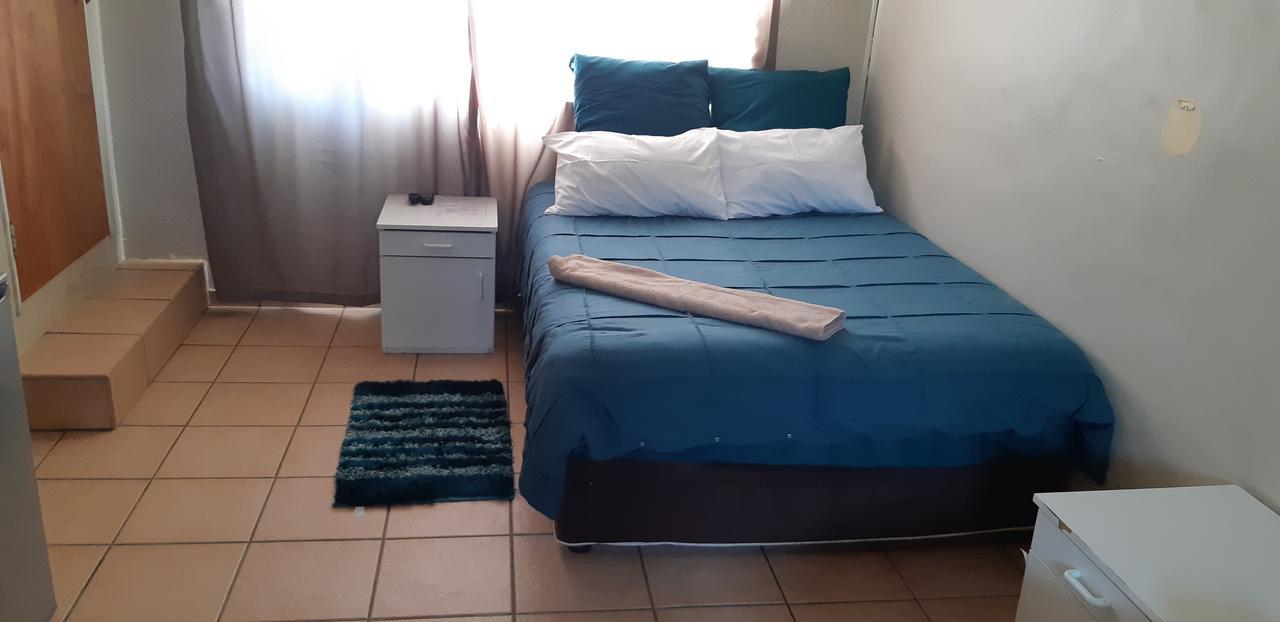 African Sky Guesthouse Windhoek Esterno foto