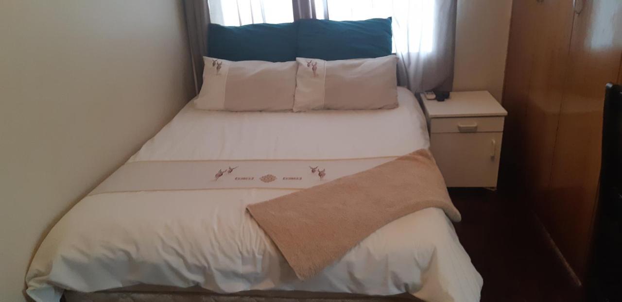 African Sky Guesthouse Windhoek Esterno foto